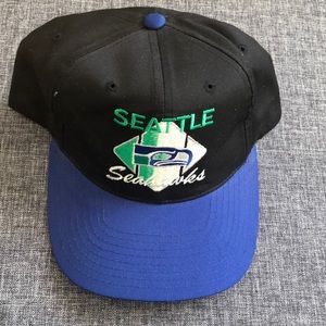 Vintage early 90s Seattle Seahawks baseball hat.
